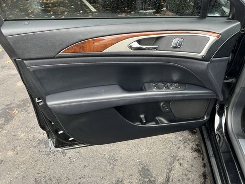 Used 2018 Lincoln MKZ Select w/ Technology Package image 14