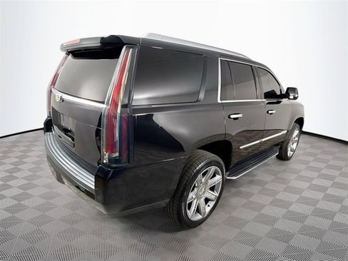 Used 2019 Cadillac Escalade Premium Luxury image 8