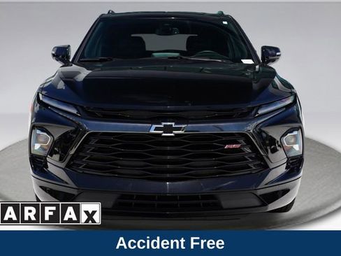 Used 2024 Chevrolet Blazer RS FWD image 2