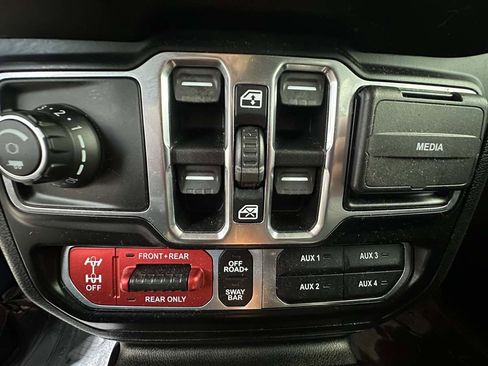 Used 2021 Jeep Wrangler Unlimited Rubicon w/ Steel Bumper Group AWD/4WD image 19