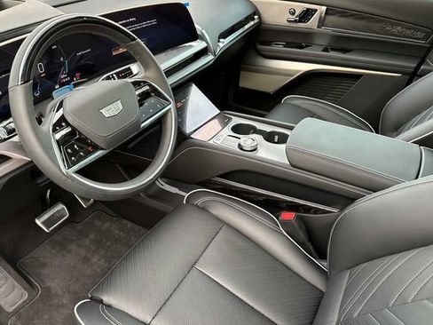 New 2026 Cadillac Vistiq Platinum image 10