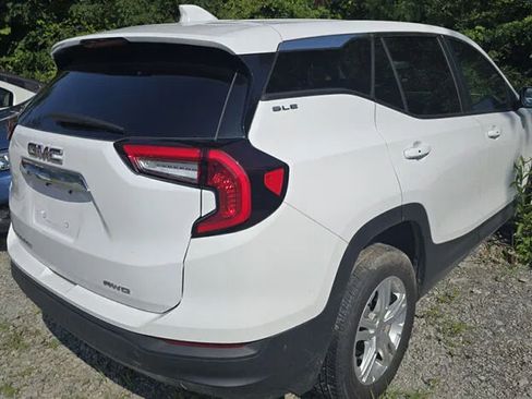 Used 2024 GMC Terrain SLE AWD/4WD image 3