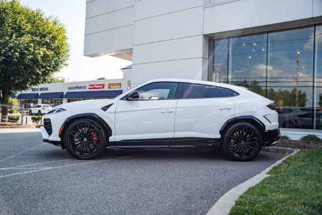 Used 2025 Lamborghini Urus SE AWD/4WD image 7