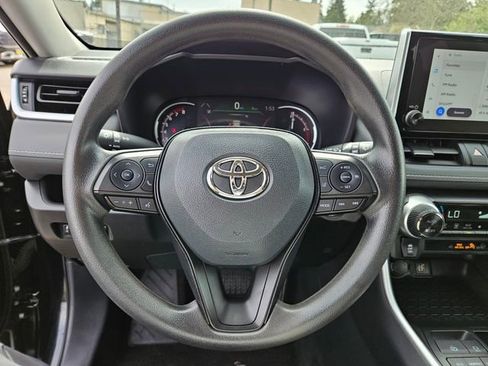 Used 2025 Toyota RAV4 XLE AWD/4WD image 23