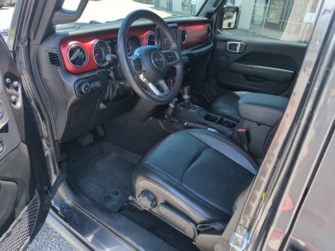 Used 2022 Jeep Wrangler Unlimited Rubicon AWD/4WD image 11
