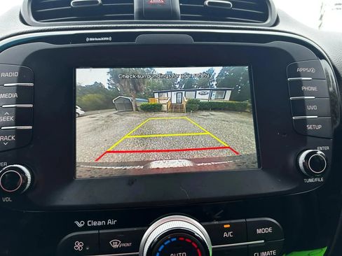 Used 2018 Kia Soul ! image 18