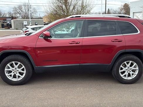 Used 2015 Jeep Cherokee Latitude AWD/4WD image 8