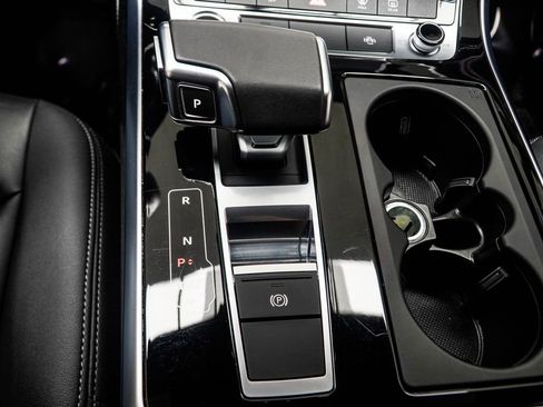 Used 2025 Audi Q7 3.0T Premium Plus AWD/4WD image 22