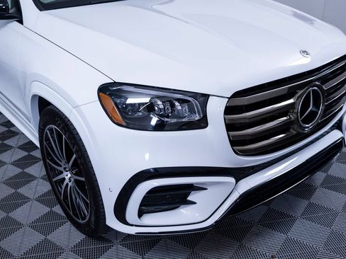 Used 2024 Mercedes-Benz GLS 450 4MATIC image 12