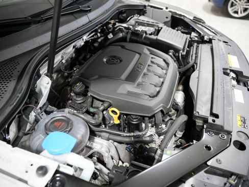 Used 2024 Volkswagen Tiguan SE R-Line AWD/4WD image 40