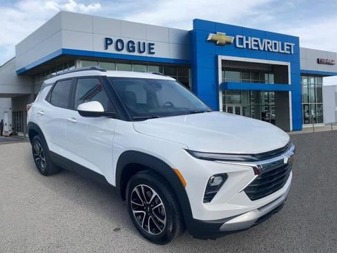 Used 2024 Chevrolet TrailBlazer LT image 1