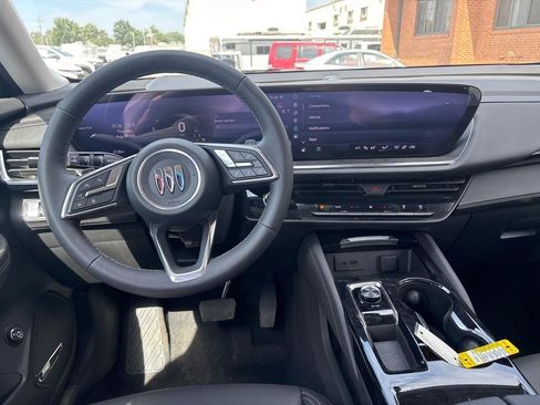 Used 2025 Buick Envision Preferred AWD/4WD image 19