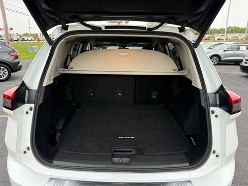Used 2025 Nissan Rogue SV AWD/4WD image 19