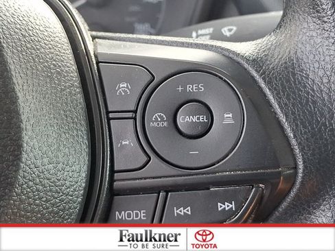 Used 2025 Toyota Corolla LE FWD image 20