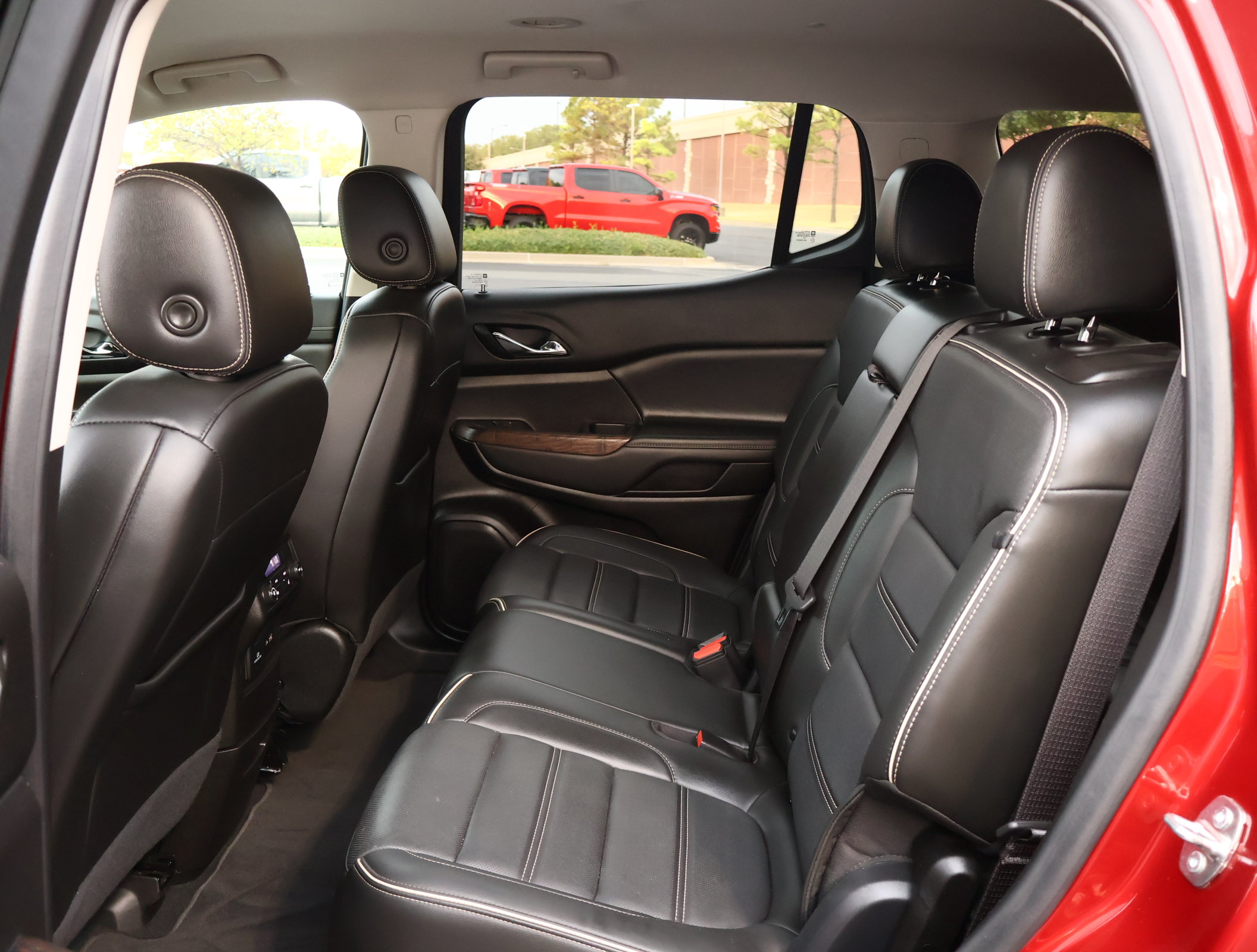 Used 2023 GMC Acadia Denali FWD image 24