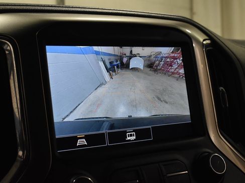 Used 2021 Chevrolet Silverado 1500 LT Trail Boss w/ Convenience Package II AWD/4WD image 17