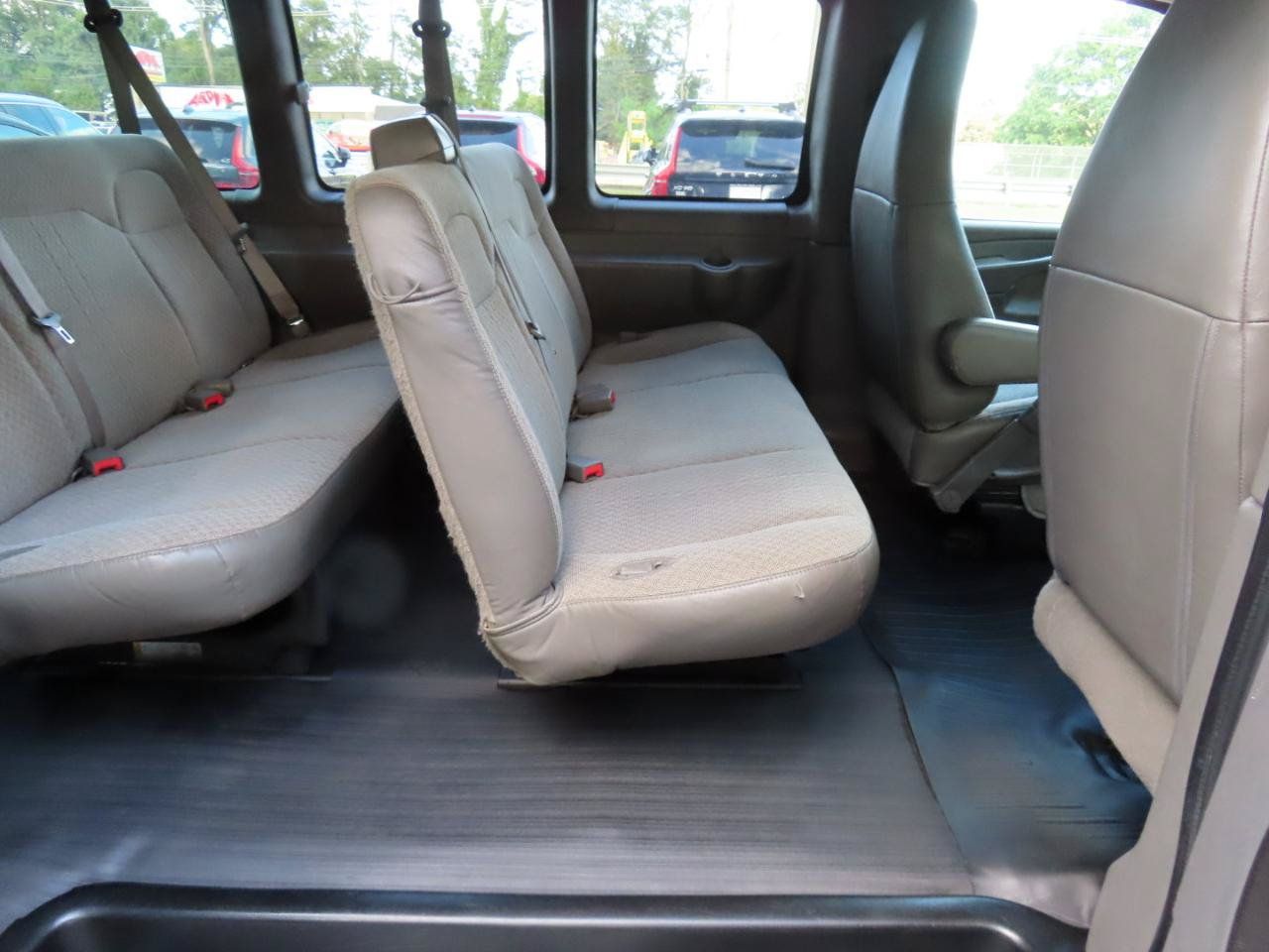 Used 2015 Chevrolet Express 3500 LS RWD image 20