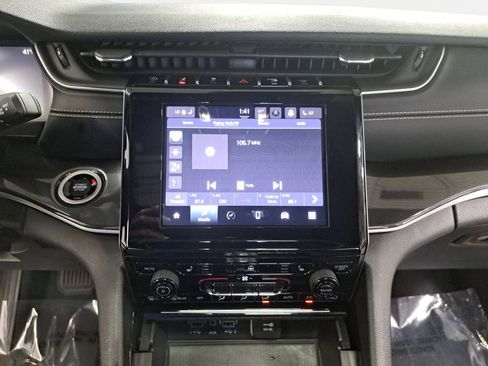 Certified 2023 Jeep Grand Cherokee Altitude AWD/4WD image 22