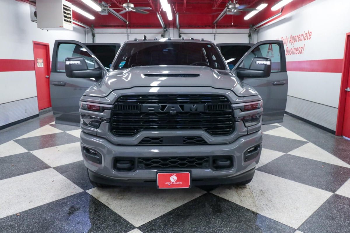 Used 2025 RAM 2500 Laramie w/ Night Edition AWD/4WD image 28