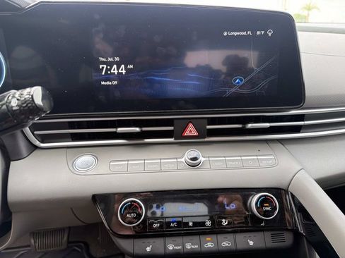 Used 2023 Hyundai Elantra SEL w/ Convenience Package FWD image 28