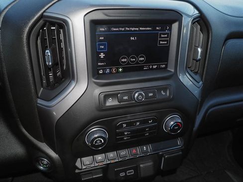 Used 2023 Chevrolet Silverado 1500 Custom w/ Rally Edition AWD/4WD image 10