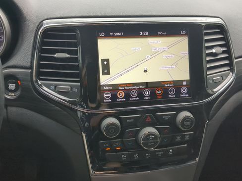 Used 2021 Jeep Grand Cherokee Laredo X AWD/4WD image 19