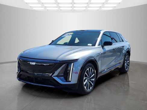 Used 2024 Cadillac Lyriq Sport AWD/4WD image 3