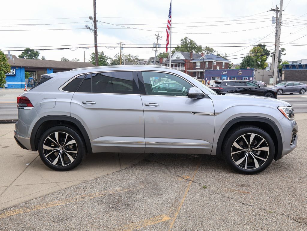 Used 2024 Volkswagen Atlas Cross Sport SEL Premium R-Line AWD/4WD image 6