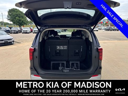 Used 2026 Kia Carnival EX FWD image 31