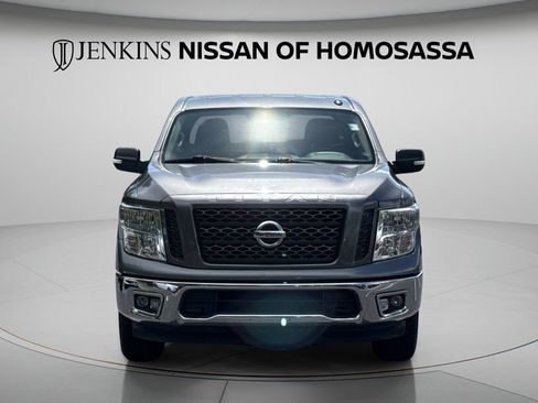 Used 2019 Nissan Titan SV AWD/4WD image 13