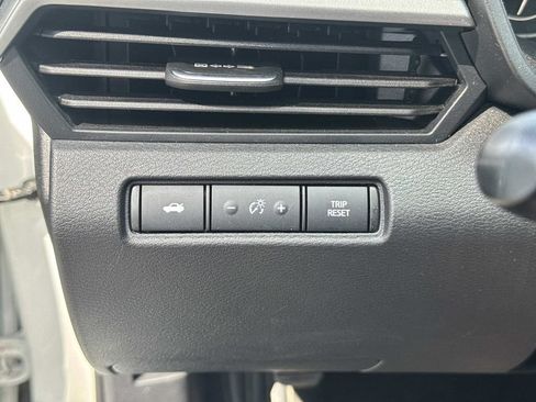 Used 2025 Nissan Altima 2.5 SV FWD image 33