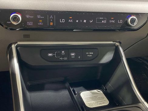 New 2026 Kia Carnival EX FWD image 29