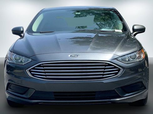 Used 2018 Ford Fusion SE w/ Fusion SE Technology Package FWD image 7