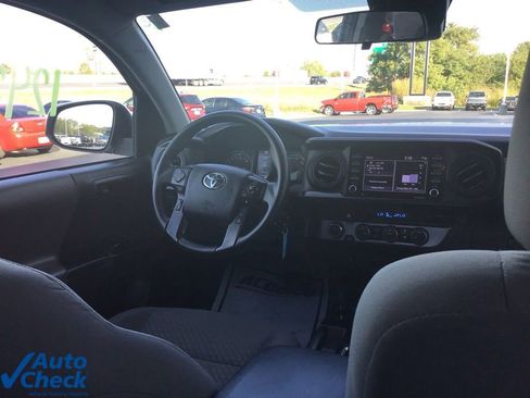 Used 2022 Toyota Tacoma SR image 19
