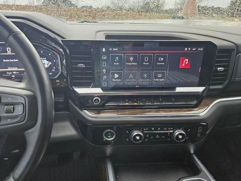 Used 2023 GMC Sierra 1500 Elevation image 17