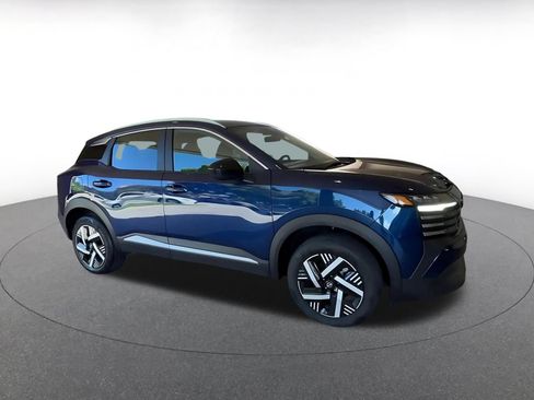 Used 2026 Nissan Kicks SV w/ Cold Weather Package FWD image 2