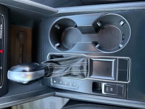 Used 2021 Volkswagen Atlas Cross Sport S image 24