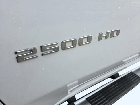 Used 2023 Chevrolet Silverado 2500 LT image 10