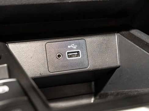 Certified 2025 Nissan Kicks S image 14