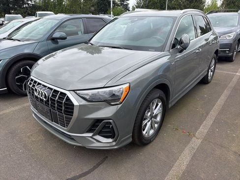 Used 2021 Audi Q3 2.0T Premium w/ Convenience Package AWD/4WD image 1