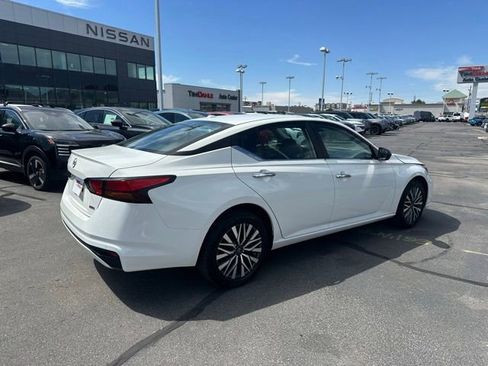 Used 2025 Nissan Altima 2.5 SV AWD/4WD image 12