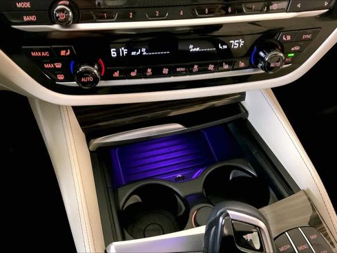 Used 2022 BMW 540i xDrive w/ Executive Package image 33