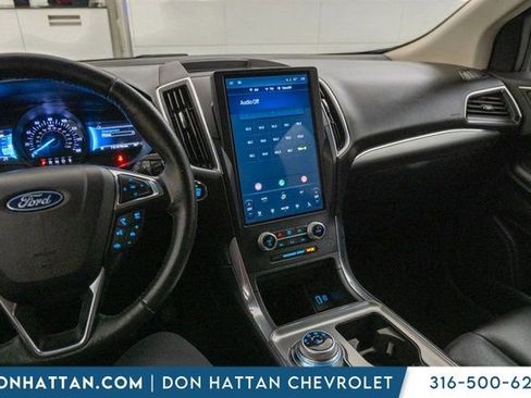 Used 2022 Ford Edge Titanium image 19