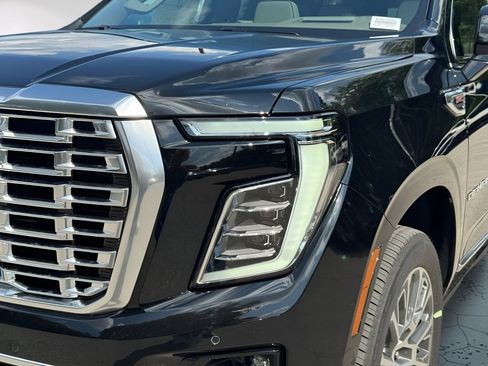 New 2026 GMC Yukon Denali AWD/4WD image 3