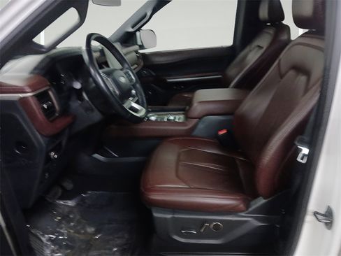Certified 2024 Ford Expedition Limited image 20
