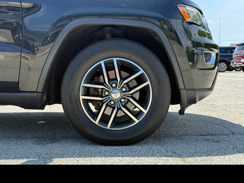 Used 2017 Jeep Grand Cherokee Limited w/ Luxury Group II AWD/4WD image 9