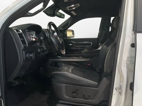 Used 2022 RAM 3500 Laramie AWD/4WD image 9