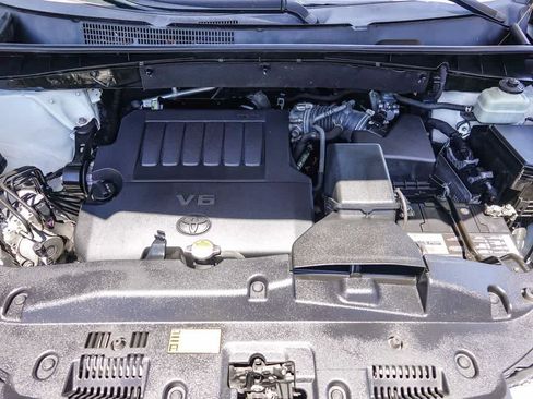 Used 2016 Toyota Highlander XLE w/ Preferred Accessory Package FWD image 18