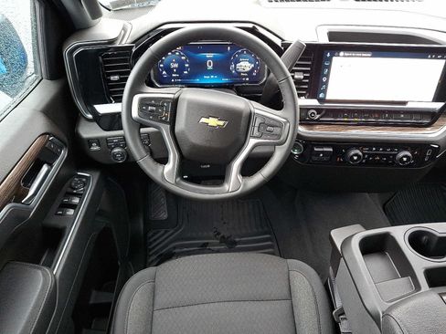 Used 2026 Chevrolet Silverado 1500 LT AWD/4WD image 11