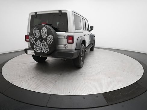 Used 2023 Jeep Wrangler Sport image 34